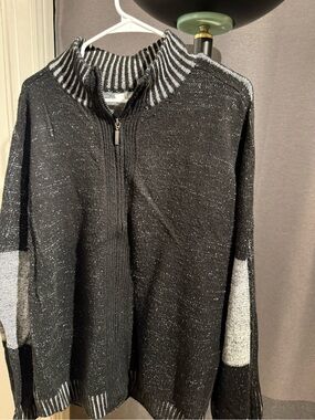Tag Men's Black and Gray Zip-Up Sweater with Striped Collar